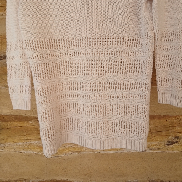 Banana Republic Factory Cream Scoop Neck Sweater Small - Picture 3 of 8